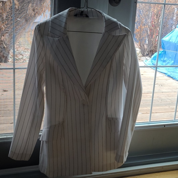 Le Chateau suit jacket - Picture 3 of 3